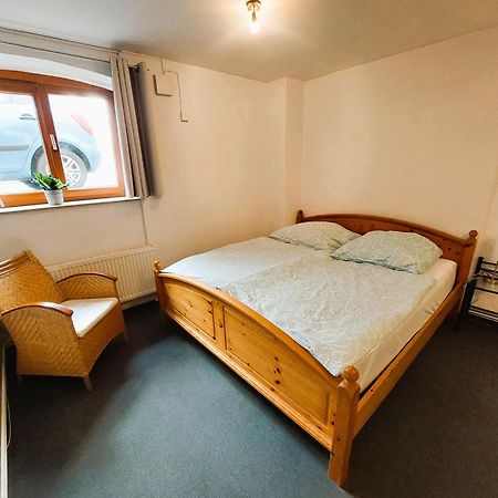 Zentrale Ferienwohnung - Direkt Am See Und Schloss Шверин Екстериор снимка