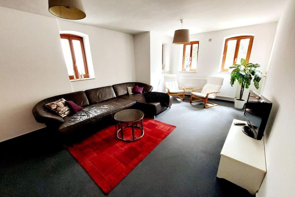 Zentrale Ferienwohnung - Direkt Am See Und Schloss Шверин Екстериор снимка